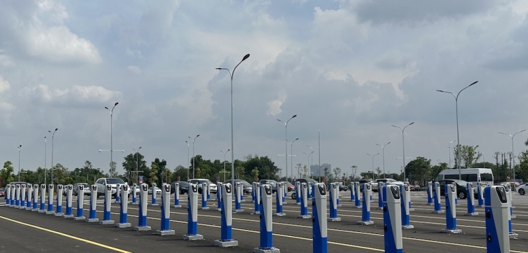 V-Green đưa vào vận hành trạm sạc xe điện lớn nhất cả nước