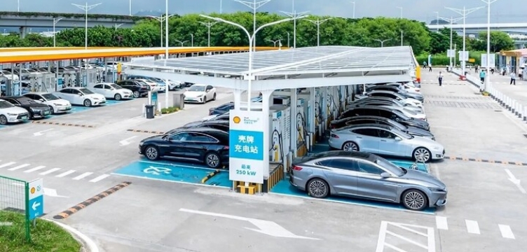 Trung Quốc tăng gấp đôi công suất sạc xe điện vào năm 2027