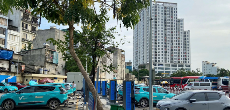 Mô hình trạm sạc tại bến xe mang đến nhiều lợi ích cho người dùng