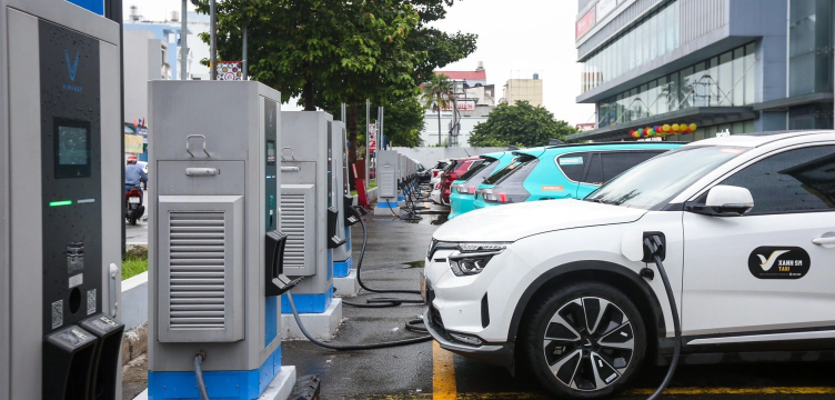 Mở trạm sạc xe điện: Tiềm năng nhưng không "dễ ăn"!