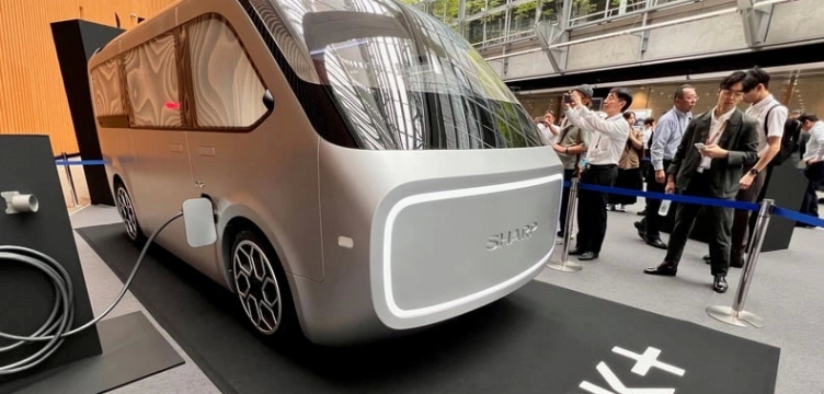 Hãng điện tử Sharp ra mắt xe điện có thể kết nối với tủ lạnh