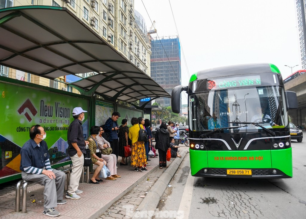 Hà Nội: Đấu thầu lại các tuyến, chuyển đổi sang buýt điện