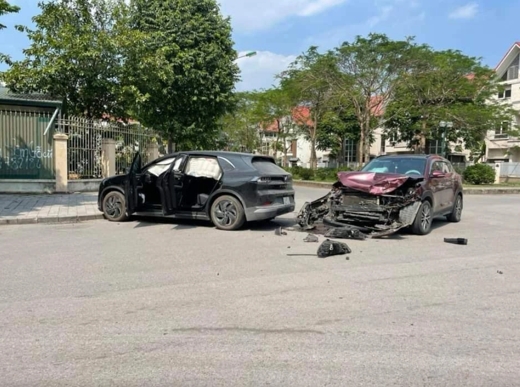 Ô tô điện cứng cáp và an toàn, mối lo với xe xăng truyền thống