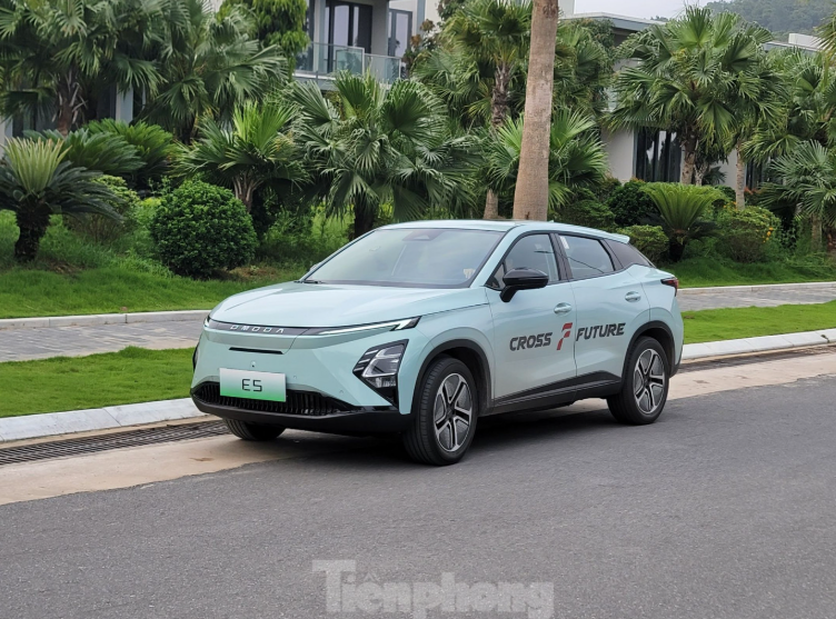 Thêm hãng xe lắp trạm sạc ô tô điện tại Việt Nam