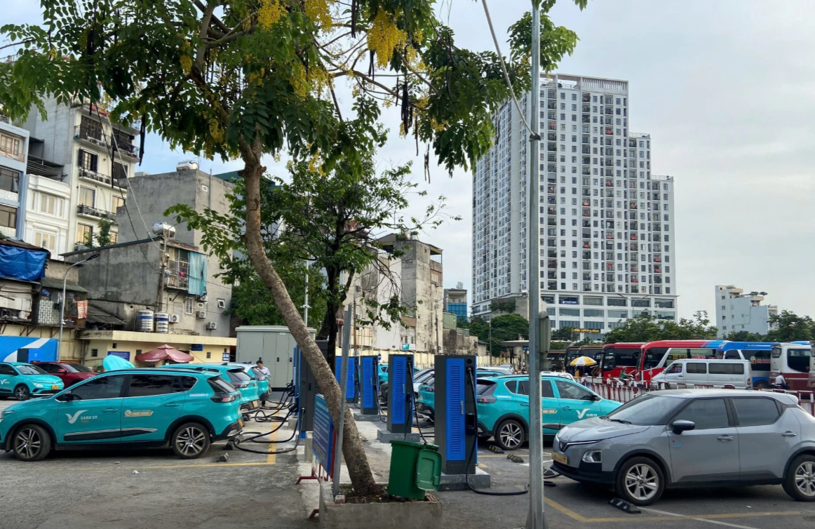 Mô hình trạm sạc tại bến xe mang đến nhiều lợi ích cho người dùng