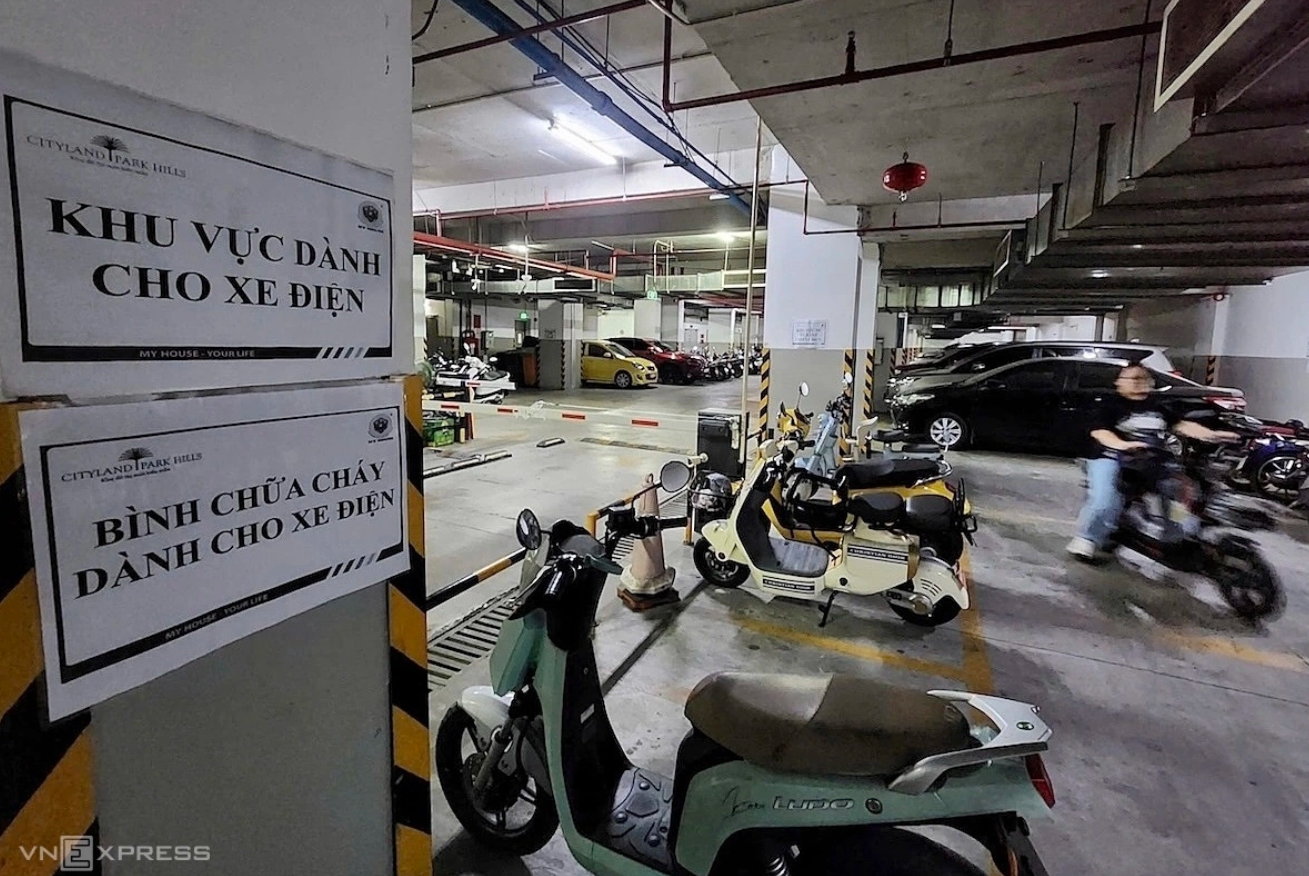 Sắp có quy chuẩn về trạm sạc xe điện trong chung cư