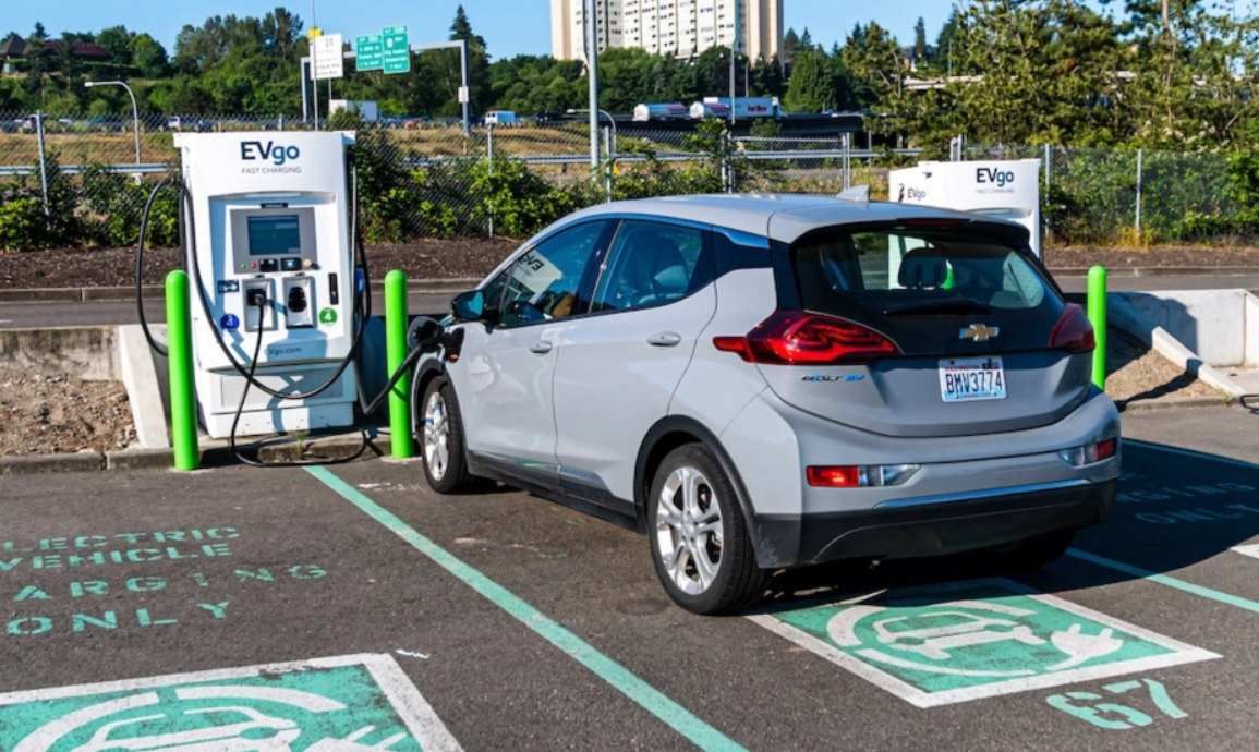Mạng lưới trạm sạc xe điện Mỹ trên đà tăng vọt