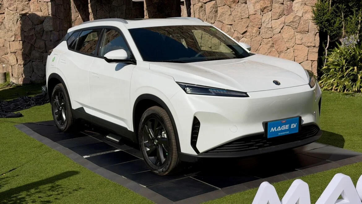 Thêm 3 ô tô điện mới rục rịch về Việt Nam: SUV cùng cỡ Tucson, Creta, sedan có cửa cánh chim, màn hình lật như siêu xe