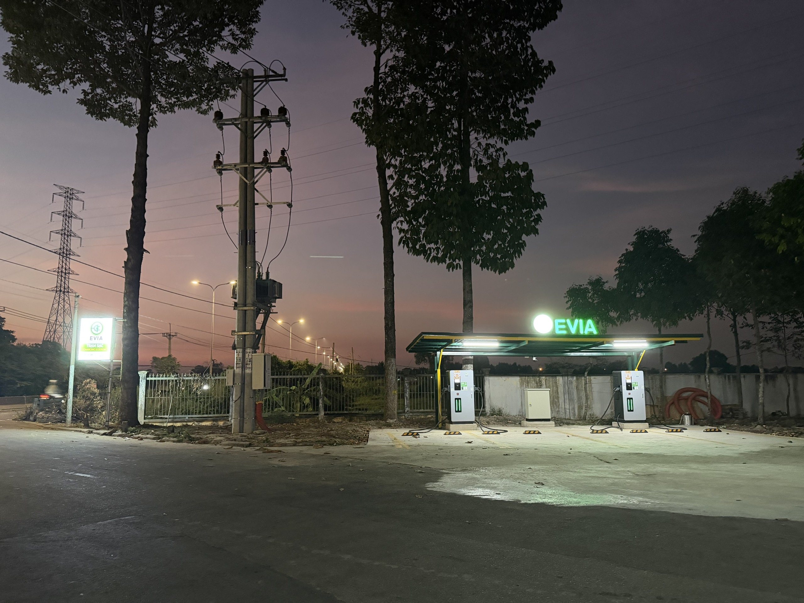 EVIA khai trương trạm sạc nhanh tại Trạm xăng dầu Phước Thạnh 2, triển khai ưu đãi đặc biệt từ 08/01–11/01